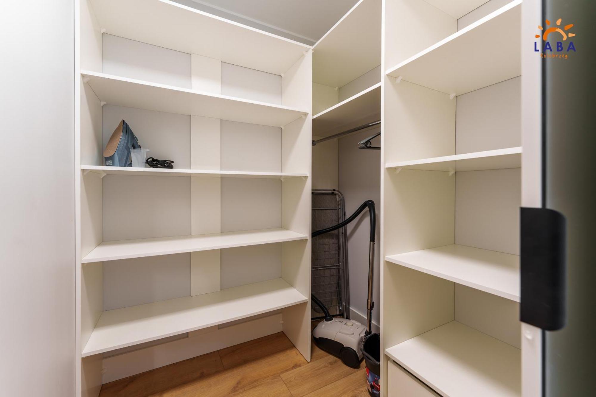 Laba Kolobrzeg Apartamenty Kollataja Z Parkingiem Exterior foto