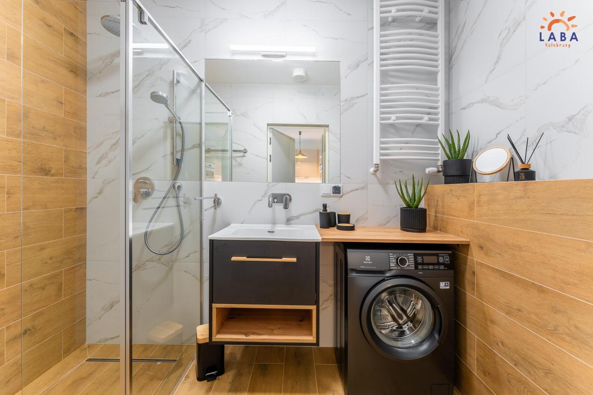 Laba Kolobrzeg Apartamenty Kollataja Z Parkingiem Exterior foto