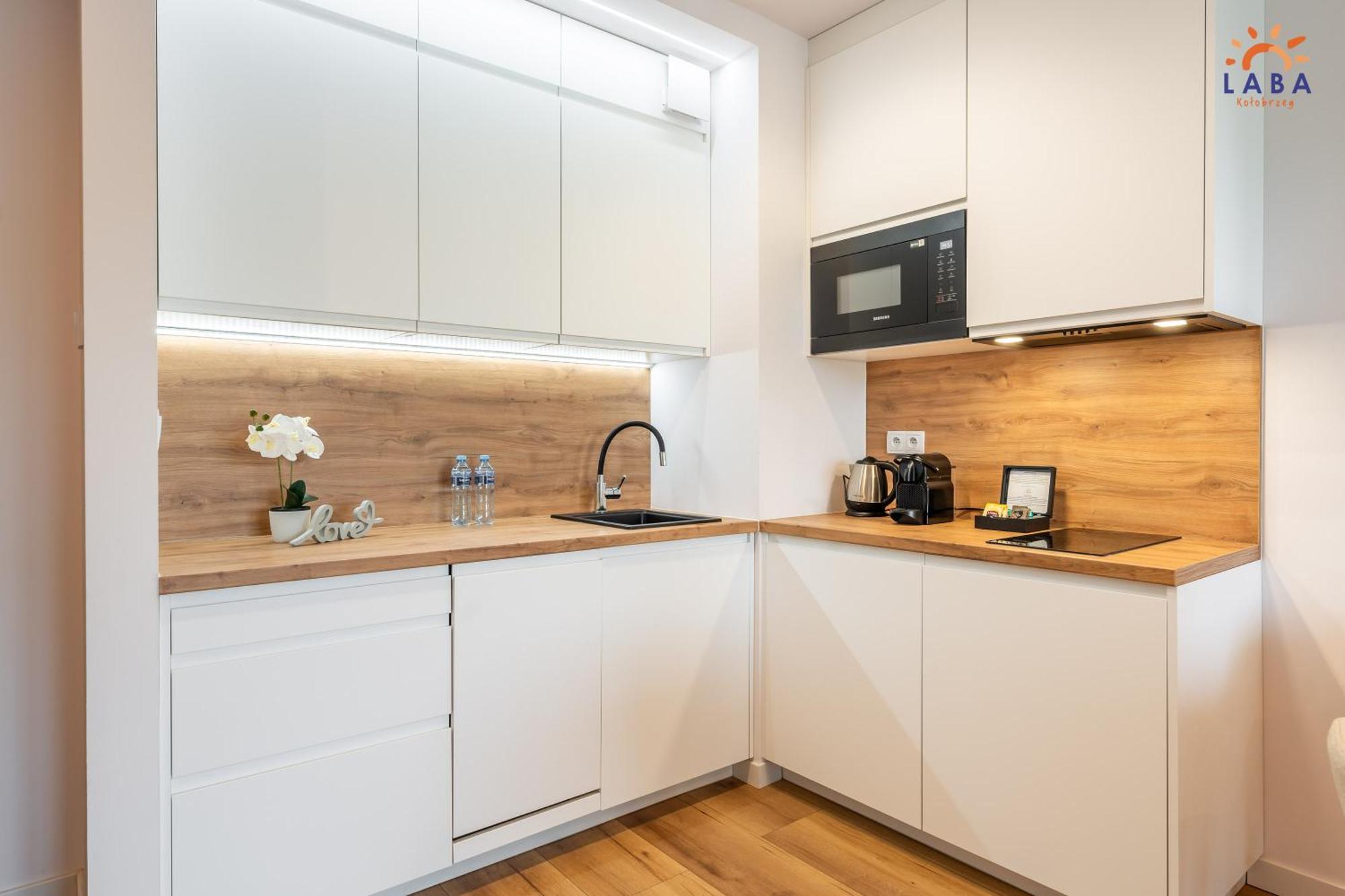 Laba Kolobrzeg Apartamenty Kollataja Z Parkingiem Exterior foto