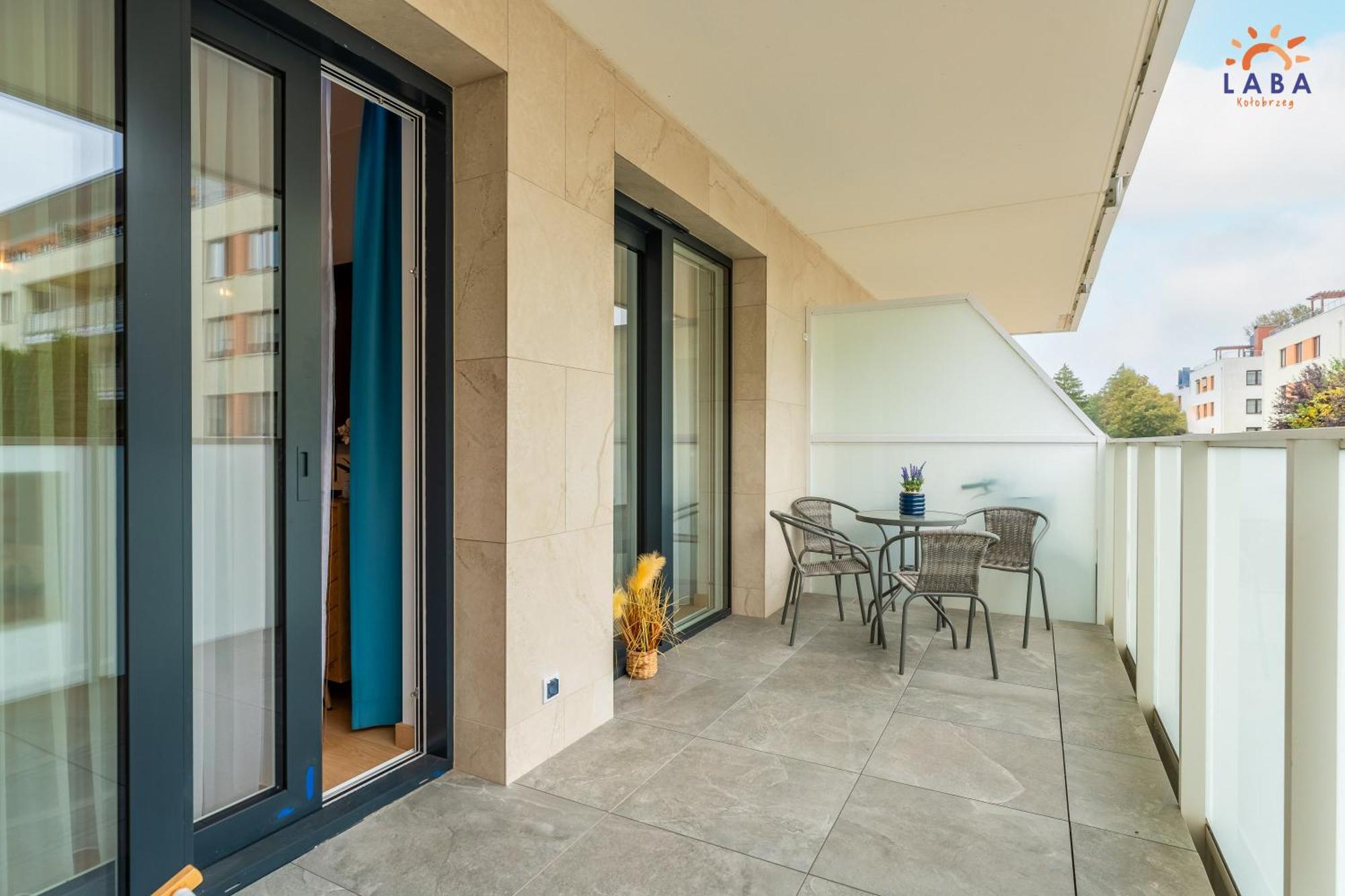 Laba Kolobrzeg Apartamenty Kollataja Z Parkingiem Exterior foto