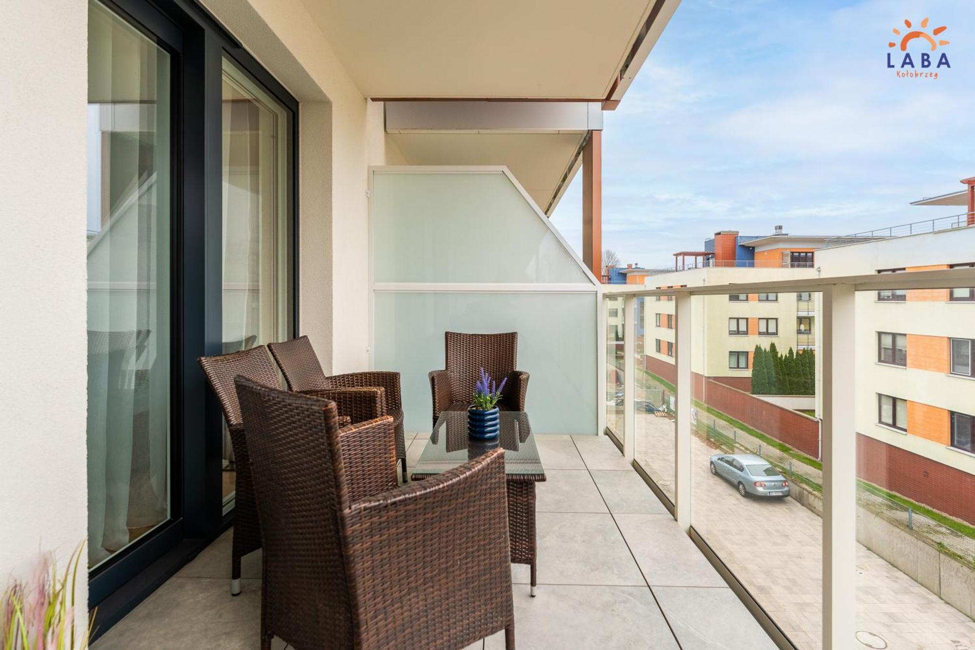 Laba Kolobrzeg Apartamenty Kollataja Z Parkingiem Exterior foto